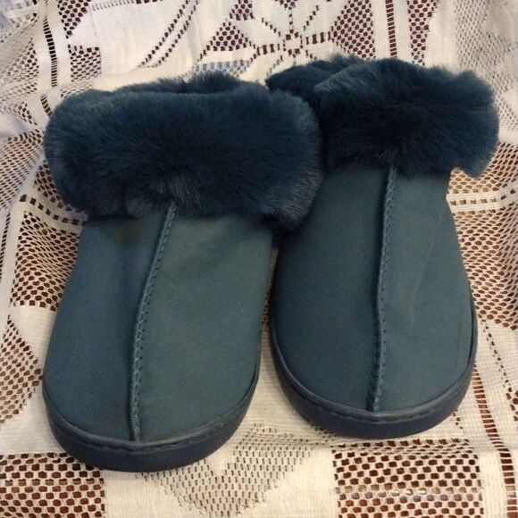 Lauren Conrad slippers   - Picture 1 of 4
